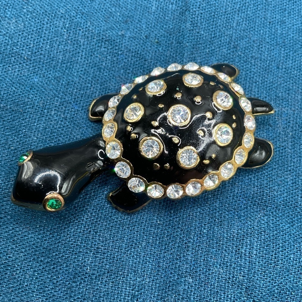 Turtle enameled rhinestone black brooch / pin
